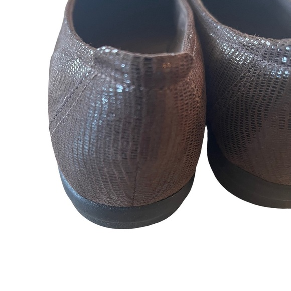 NWOT Clarks Leather Snake Print Loafer Flats Haydin gloss brown size 10W - Picture 7 of 16
